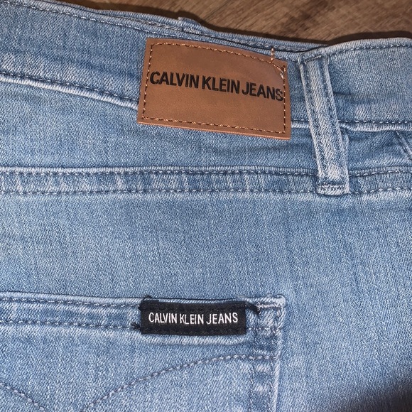 calvin klein mid rise jean shorts - Picture 6 of 6